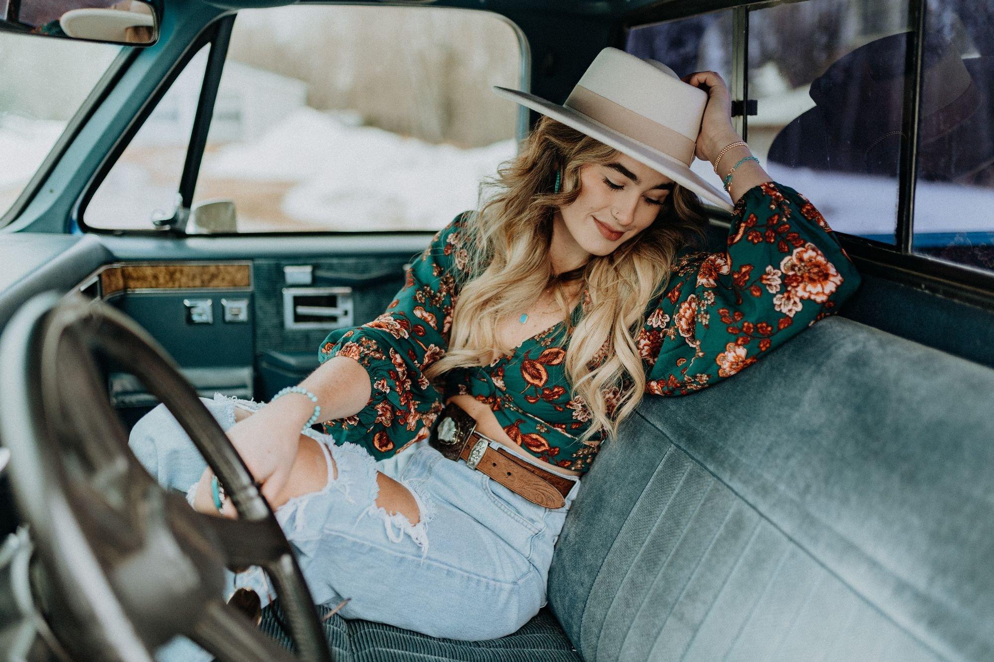 carousel-hero-element image-0